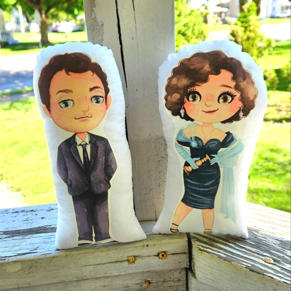 Clue Wadsworth And Miss Scarlet Pillow Pal Set. New.